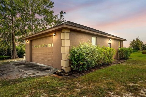 House in Haines City, Florida 3 bedrooms, 210.98 sq.m. № 2217416 - photo 24