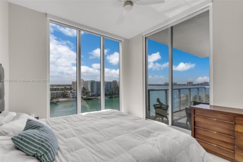 Condo in North Bay Village, Florida, 3 bedrooms  № 1647522 - photo 19