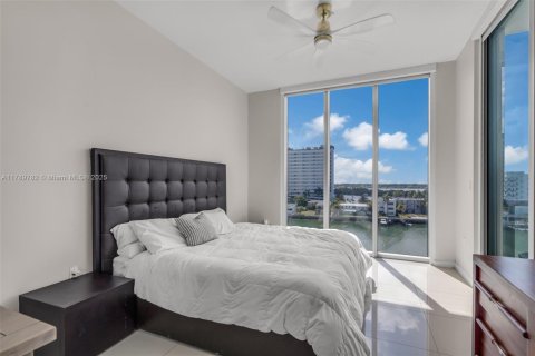 Condo in North Bay Village, Florida, 3 bedrooms  № 1647522 - photo 18
