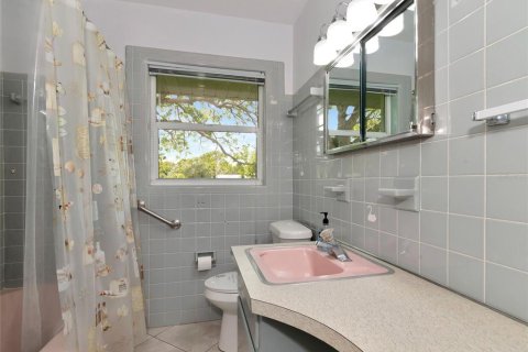 House in Sarasota, Florida 3 bedrooms, 223.71 sq.m. № 1852684 - photo 8