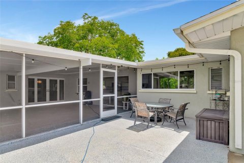 House in Sarasota, Florida 3 bedrooms, 223.71 sq.m. № 1852684 - photo 14