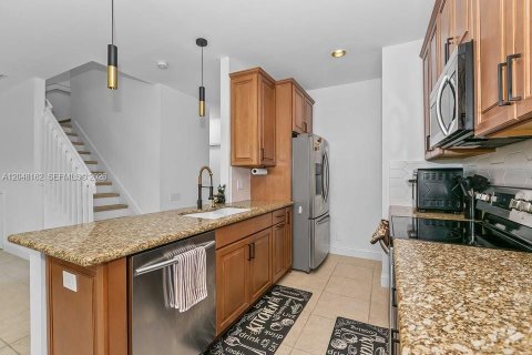 Adosado en venta en Dania Beach, Florida, 3 dormitorios, 151.71 m2 № 2262771 - foto 12