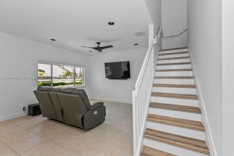Adosado en venta en Dania Beach, Florida, 3 dormitorios, 151.71 m2 № 2262771 - foto 15