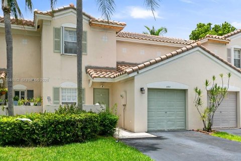 Adosado en venta en Dania Beach, Florida, 3 dormitorios, 151.71 m2 № 2262771 - foto 2