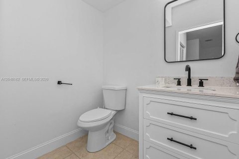 Adosado en venta en Dania Beach, Florida, 3 dormitorios, 151.71 m2 № 2262771 - foto 5