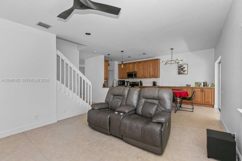 Adosado en venta en Dania Beach, Florida, 3 dormitorios, 151.71 m2 № 2262771 - foto 10
