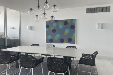 Condominio en alquiler en Miami Beach, Florida, 1 dormitorio, 79.15 m2 № 1896494 - foto 16