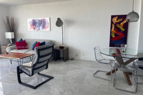 Condominio en alquiler en Miami Beach, Florida, 1 dormitorio, 79.15 m2 № 1896494 - foto 4