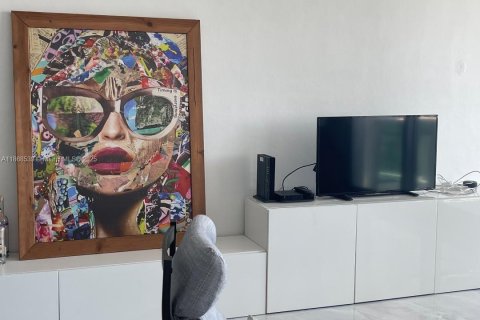 Condominio en alquiler en Miami Beach, Florida, 1 dormitorio, 79.15 m2 № 1896494 - foto 3