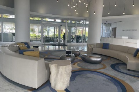 Condominio en alquiler en Miami Beach, Florida, 1 dormitorio, 79.15 m2 № 1896494 - foto 14