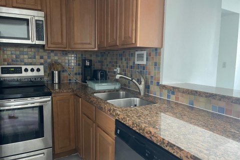 Condominio en alquiler en Miami Beach, Florida, 1 dormitorio, 79.15 m2 № 1896494 - foto 6