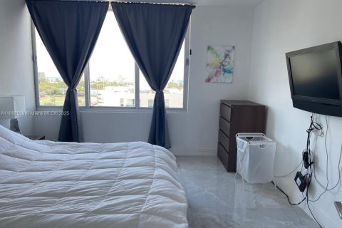 Condominio en alquiler en Miami Beach, Florida, 1 dormitorio, 79.15 m2 № 1896494 - foto 10