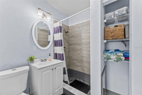 Immobilier commercial à vendre à Saint Petersburg, Floride: 4 chambres, 212.56 m2 № 1846453 - photo 23