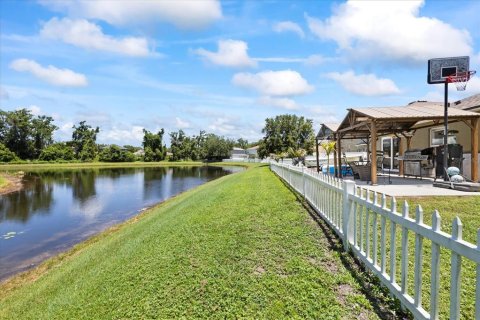 House in Land O' Lakes, Florida 4 bedrooms, 137.03 sq.m. № 1803463 - photo 28