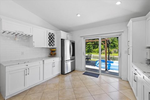 House in Land O' Lakes, Florida 4 bedrooms, 137.03 sq.m. № 1803463 - photo 12