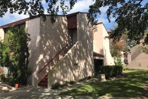 Condominio en alquiler en Orlando, Florida, 2 dormitorios, 104.7 m2 № 1910532 - foto 1