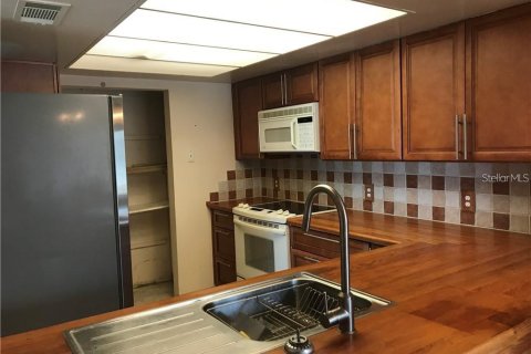 Condominio en alquiler en Orlando, Florida, 2 dormitorios, 104.7 m2 № 1910532 - foto 8