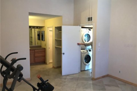 Condo in Orlando, Florida, 2 bedrooms  № 1910532 - photo 16