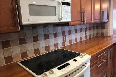 Condo in Orlando, Florida, 2 bedrooms  № 1910532 - photo 10