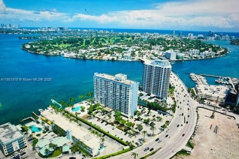 Condo à North Bay Village, Floride, 1 chambre  № 2038895