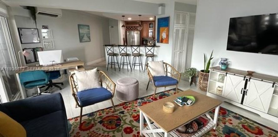 Condominio en Fort Lauderdale, Florida, 1 dormitorio  № 2088451