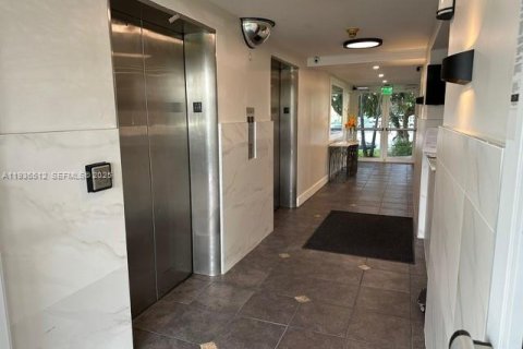 Condominio en venta en Fort Lauderdale, Florida, 1 dormitorio, 69.68 m2 № 2088451 - foto 29