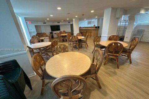 Condominio en venta en Fort Lauderdale, Florida, 1 dormitorio, 69.68 m2 № 2088451 - foto 25