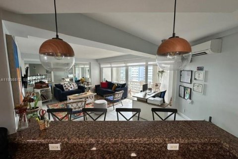 Condominio en venta en Fort Lauderdale, Florida, 1 dormitorio, 69.68 m2 № 2088451 - foto 4
