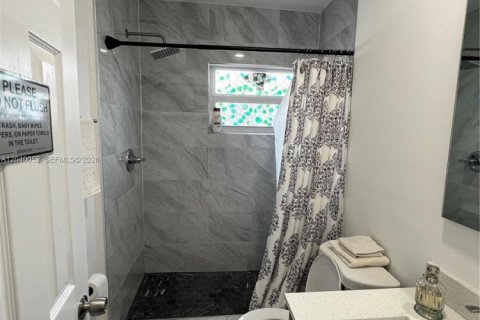 Casa en alquiler en Hollywood, Florida, 5 dormitorios, 213.12 m2 № 2086175 - foto 17