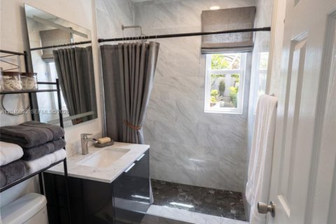 Casa en alquiler en Hollywood, Florida, 5 dormitorios, 213.12 m2 № 2086175 - foto 11