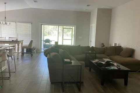 House in Bunnell, Florida 3 bedrooms, 188.87 sq.m. № 1838494 - photo 8