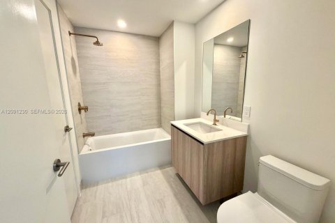 Condo in Miami, Florida, 2 bedrooms  № 2370011 - photo 9