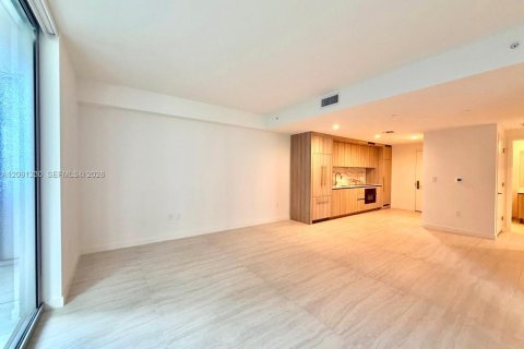 Condo in Miami, Florida, 2 bedrooms  № 2370011 - photo 4