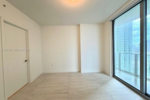 Condo in Miami, Florida, 2 bedrooms  № 2370011 - photo 15