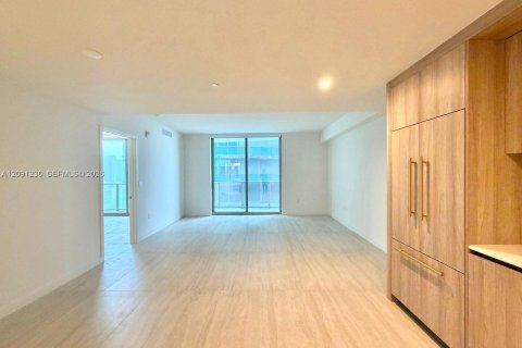 Condo in Miami, Florida, 2 bedrooms  № 2370011 - photo 17