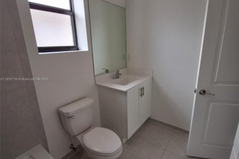 Townhouse in Homestead, Florida 3 bedrooms, 140.65 sq.m. № 1867003 - photo 17