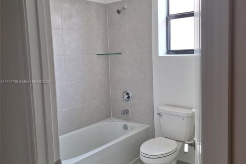 Townhouse in Homestead, Florida 3 bedrooms, 140.65 sq.m. № 1867003 - photo 16