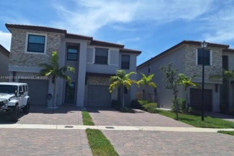 Townhouse in Homestead, Florida 3 bedrooms, 140.65 sq.m. № 1867003 - photo 3