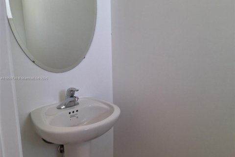 Townhouse in Homestead, Florida 3 bedrooms, 140.65 sq.m. № 1867003 - photo 9