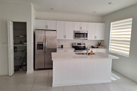 Townhouse in Homestead, Florida 3 bedrooms, 140.65 sq.m. № 1867003 - photo 12