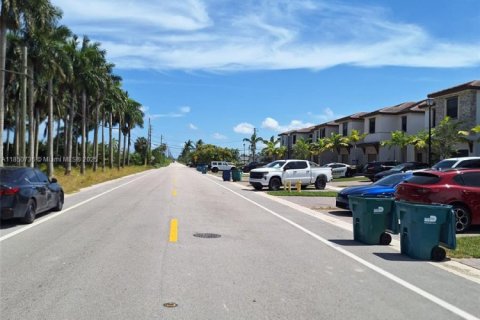 Townhouse in Homestead, Florida 3 bedrooms, 140.65 sq.m. № 1867003 - photo 5