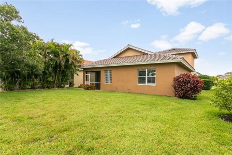 House in Punta Gorda, Florida 3 bedrooms, 218.69 sq.m. № 2091666 - photo 24