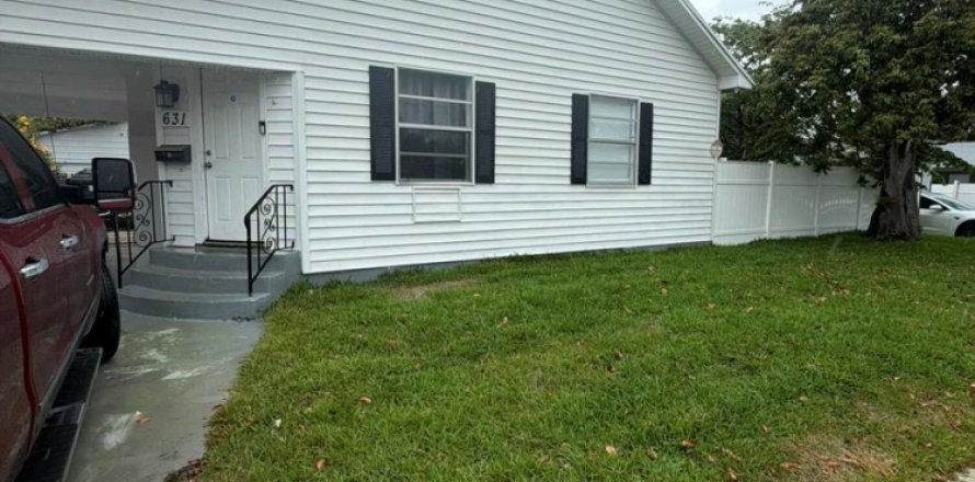 House in West Palm Beach, Florida 2 bedrooms, 104.05 sq.m. № 2246249