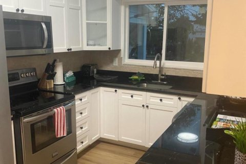 House in West Palm Beach, Florida 2 bedrooms, 104.05 sq.m. № 2246249 - photo 6
