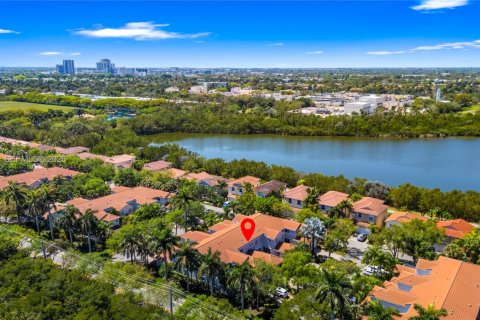 Touwnhouse à Hollywood, Floride 2 chambres, 130.43 m2 № 2172421