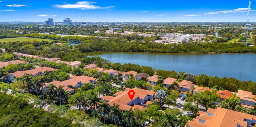 Touwnhouse à Hollywood, Floride 2 chambres, 130.43 m2 № 2172421