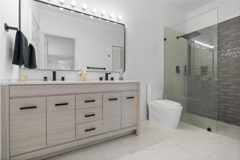 Touwnhouse à louer à Hollywood, Floride: 2 chambres, 130.43 m2 № 2172421 - photo 13