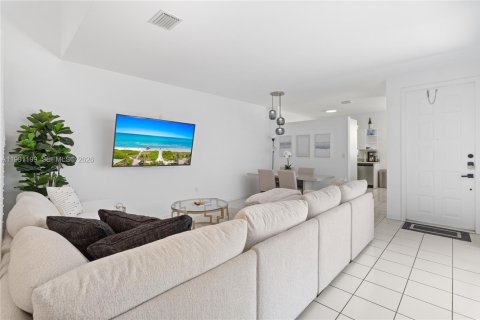 Touwnhouse à louer à Hollywood, Floride: 2 chambres, 130.43 m2 № 2172421 - photo 8