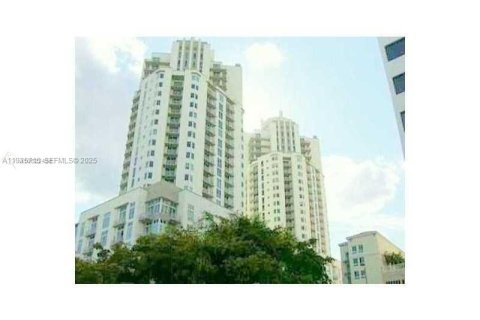 Condominio en venta en Miami, Florida, 2 dormitorios, 136.29 m2 № 1993848 - foto 2