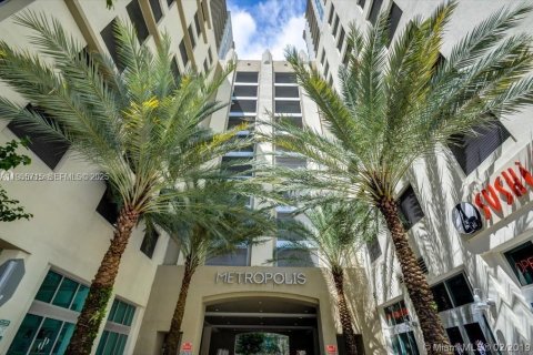 Condominio en venta en Miami, Florida, 2 dormitorios, 136.29 m2 № 1993848 - foto 3